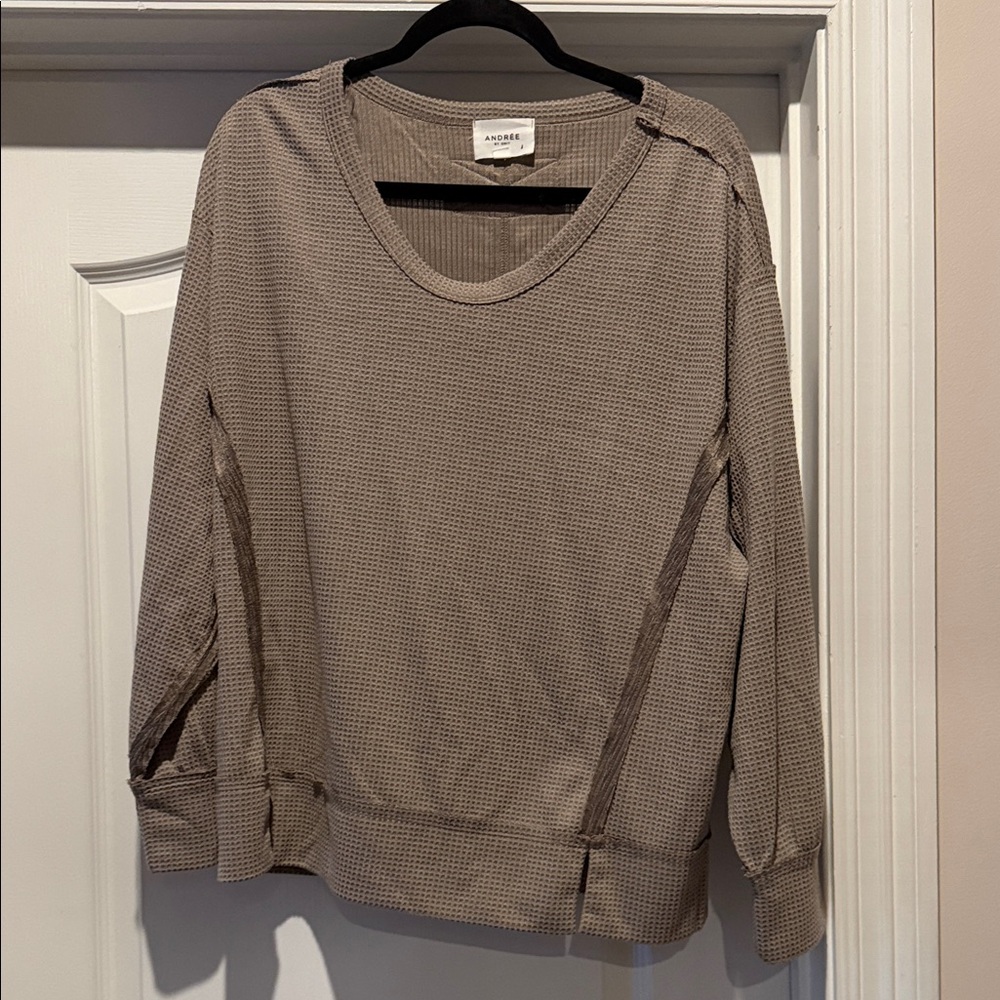 ANDREE BY UNIT Taupe Waffle Knit Sweatshirt